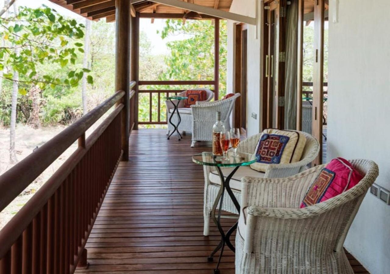 Saffronstays Stella Maris - Luxury Beach Front Villa Near Redi Beach Querim Exteriör bild